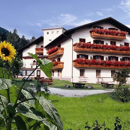 Hotel Brueckenwirt - Al Ponte Монтанья Екстер'єр фото