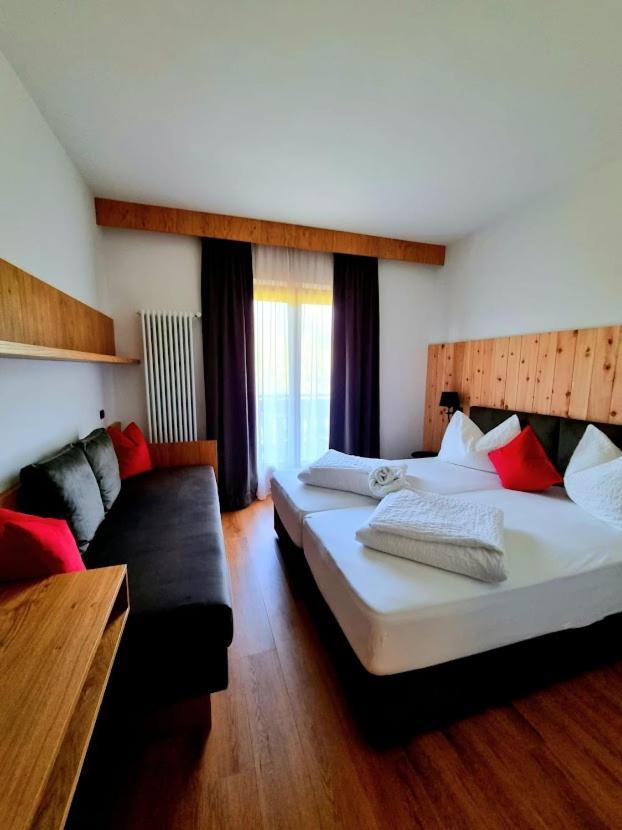 Hotel Brueckenwirt - Al Ponte Монтанья Екстер'єр фото