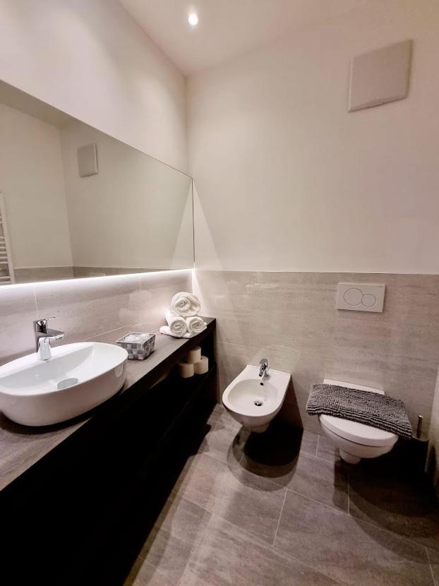 Hotel Brueckenwirt - Al Ponte Монтанья Екстер'єр фото