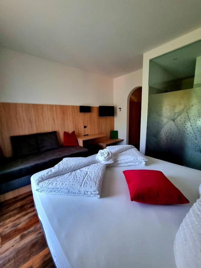 Hotel Brueckenwirt - Al Ponte Монтанья Екстер'єр фото