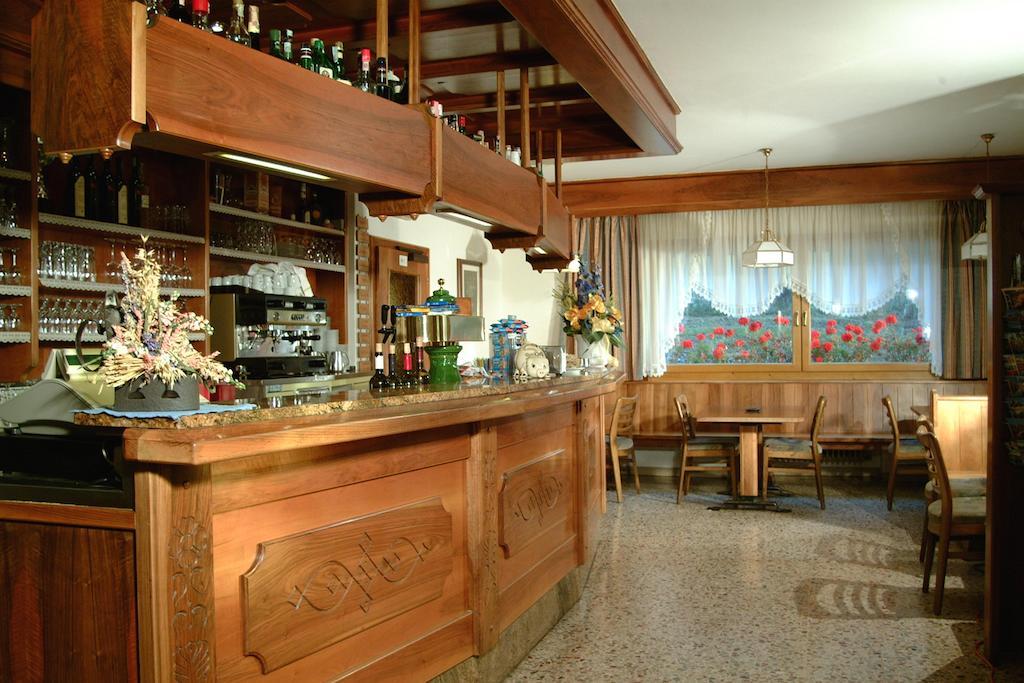 Hotel Brueckenwirt - Al Ponte Монтанья Екстер'єр фото