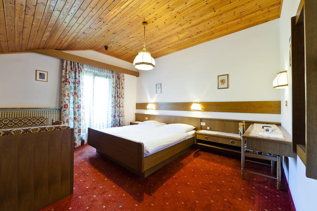 Hotel Brueckenwirt - Al Ponte Монтанья Номер фото